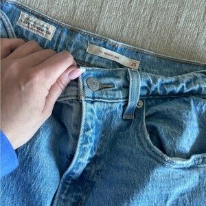 Levi’s - 70’s High Rise (Size 25)
